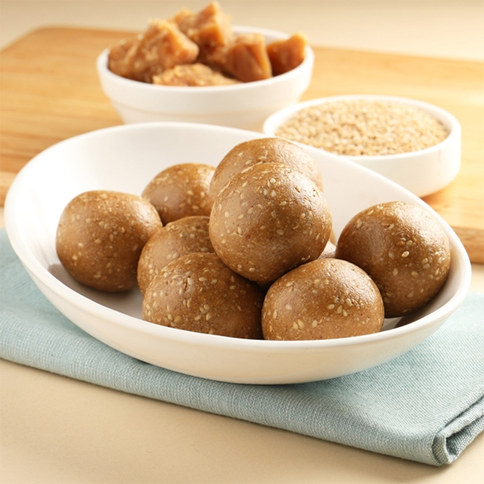 Peanut Til Laddu